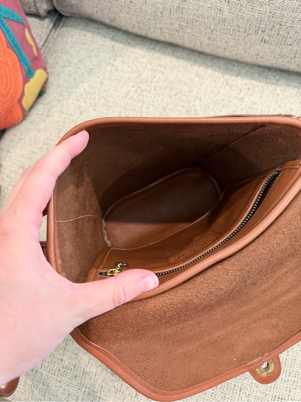 Vintage Coach Bradley Bucket Bag in British Tan Made in USA in 1993 - Picture 6 of 10